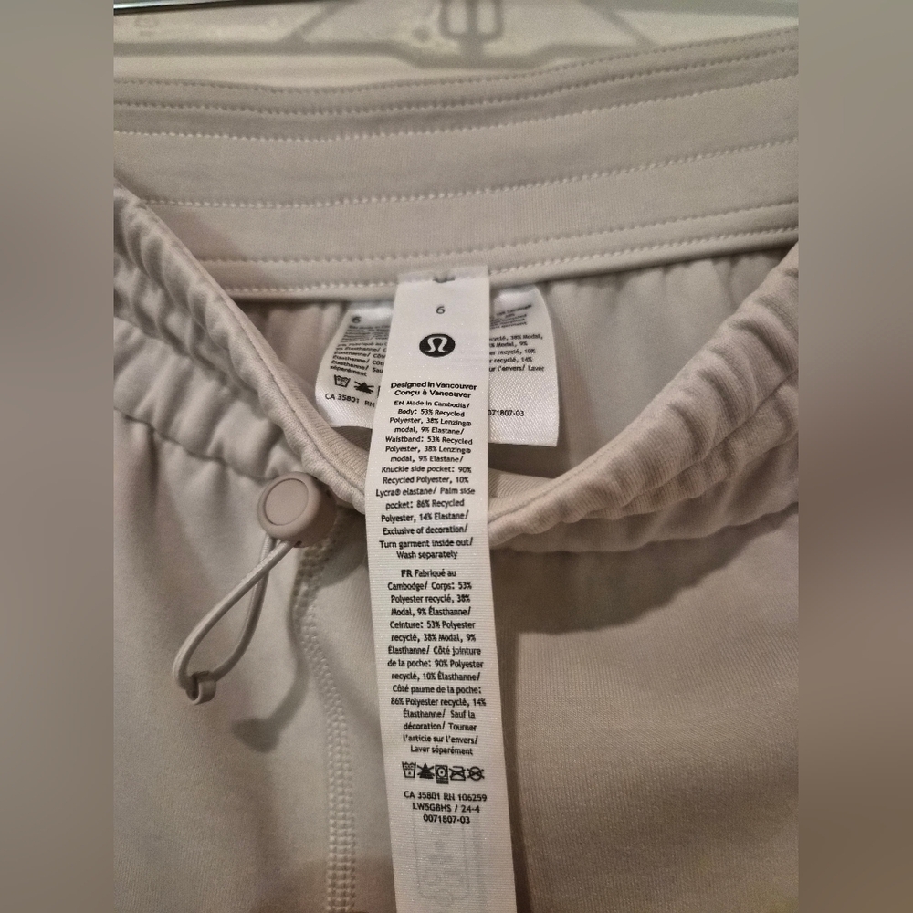 Lululemon Softstreme High-Rise Pant Size 6 Color:Bone - Picture 2 of 3